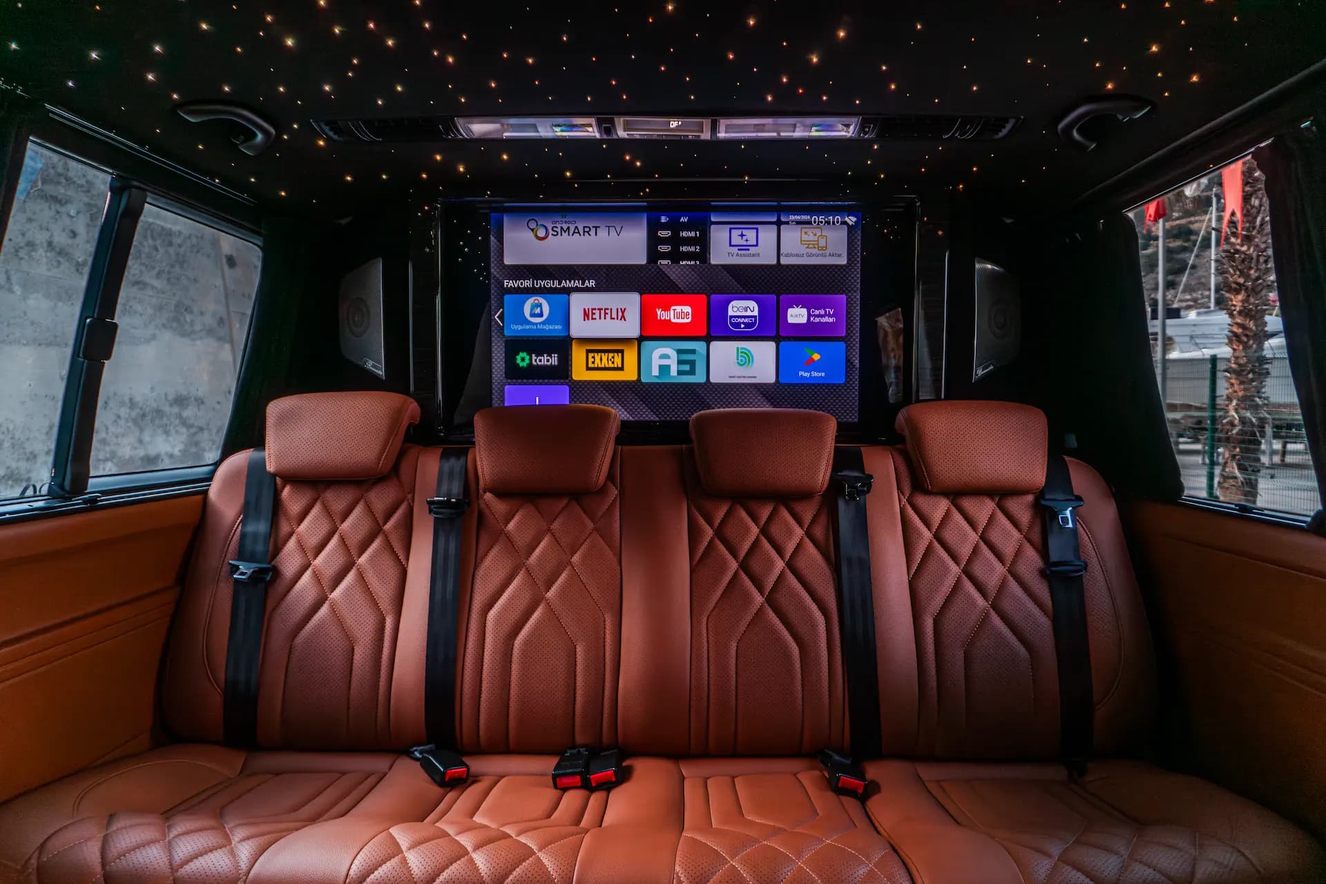 Smart TV & Starlight Ceiling